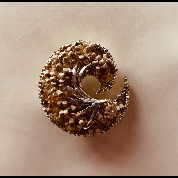 Vintage crescent moon pin - Picture 2 of 3